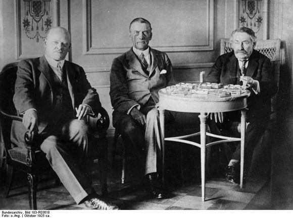 Negotations between Gustav Stresemann, (Joseph) Austen Chamberlain, and Aristide Briand in Locarno (October 1925)